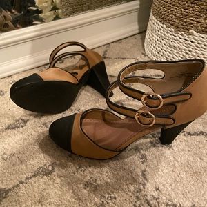 Vintage style Restricted brand heels